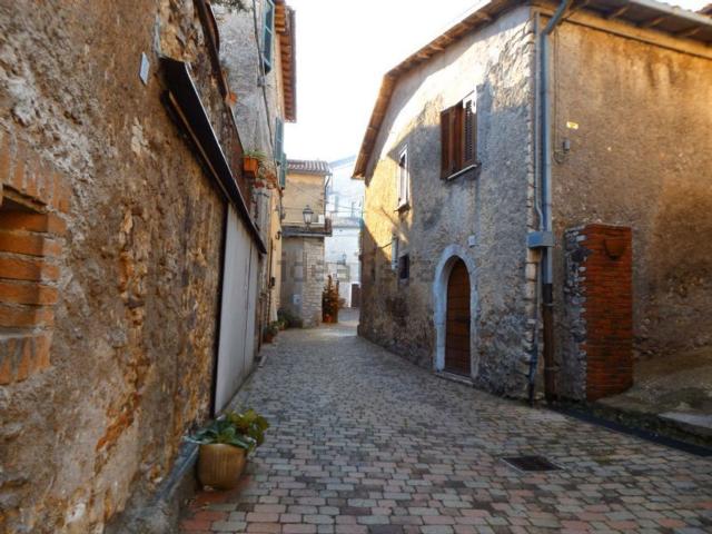 Appartamento in vendita a Oricola, L'aquila