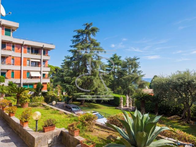 Appartamento in vendita a Sant'Ilario, Genova