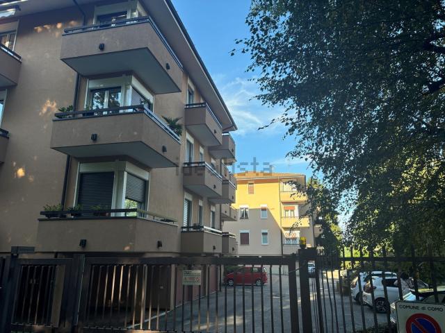 Appartamento in vendita a Como, Muggiò Appartamento in vendita a Como, Muggiò