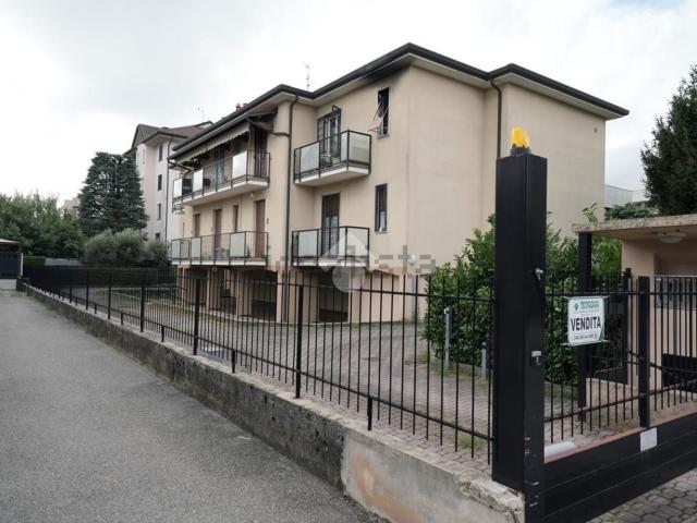 Appartamento in vendita a Biassono, Lombardia