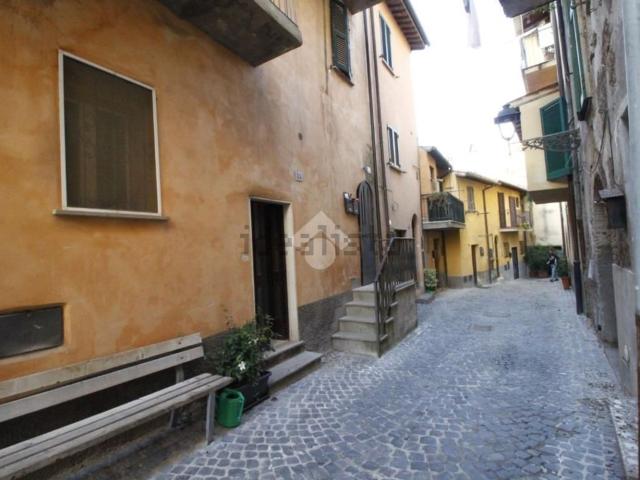 Appartamento in vendita a Canino, Viterbo