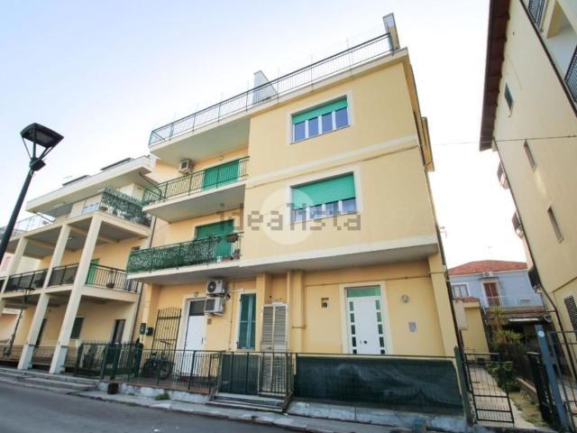 Appartamento in vendita a Quartiere dei poeti, Pineto
