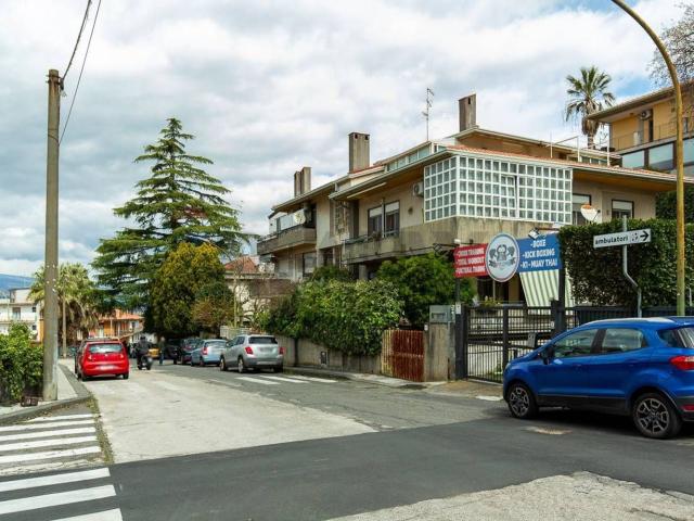 Appartamento in vendita a Valverde, Sicilia