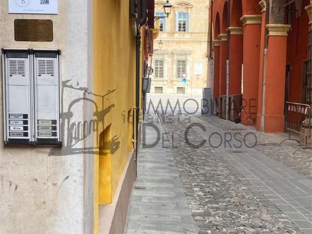 Appartamento in vendita a Centro Storico, Modena