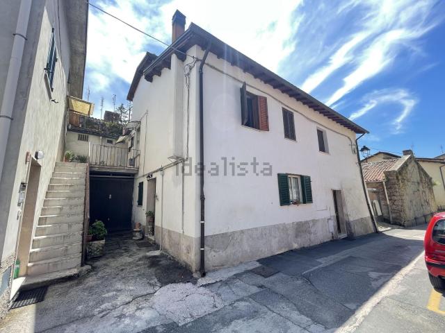 Appartamento in vendita a Piazza Tevere, Rieti