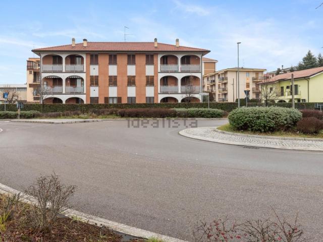 Appartamento in vendita a Tradate, Lombardia