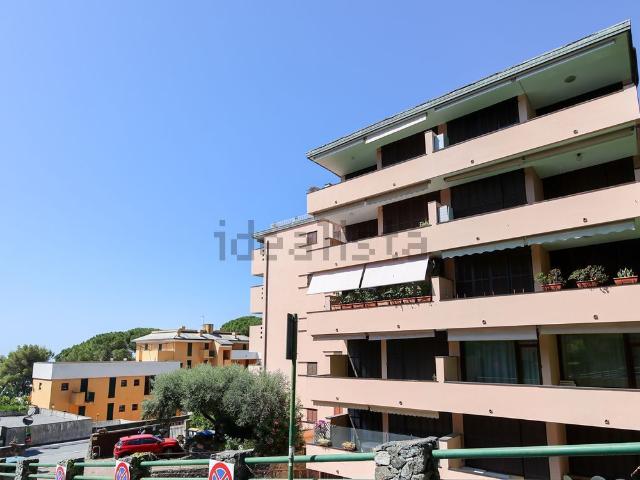 Appartamento in vendita a Pineta di Arenzano, Arenzano