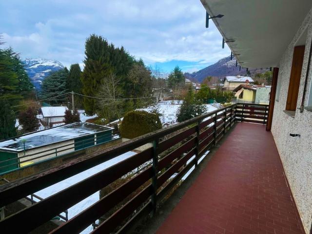 Appartamento in vendita a Moggio, Lombardia