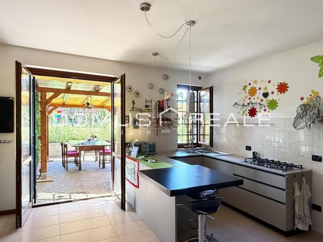 Appartamento in vendita a Castelnuovo del Garda, Verona