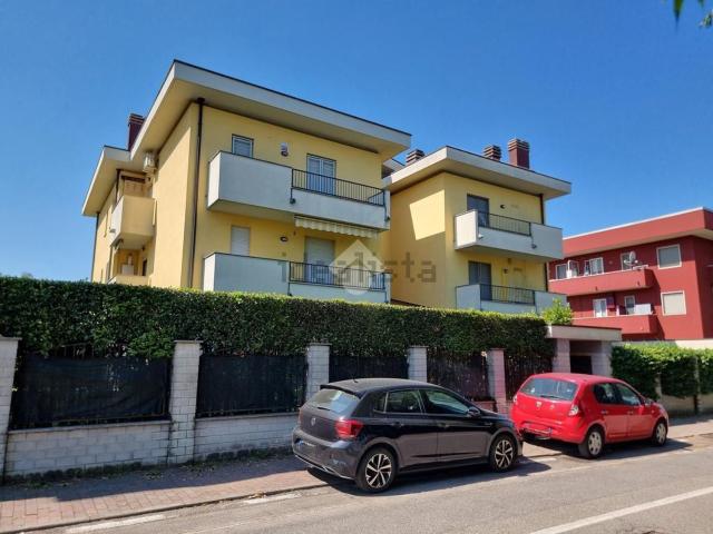 Appartamento in vendita a Carugate, Lombardia