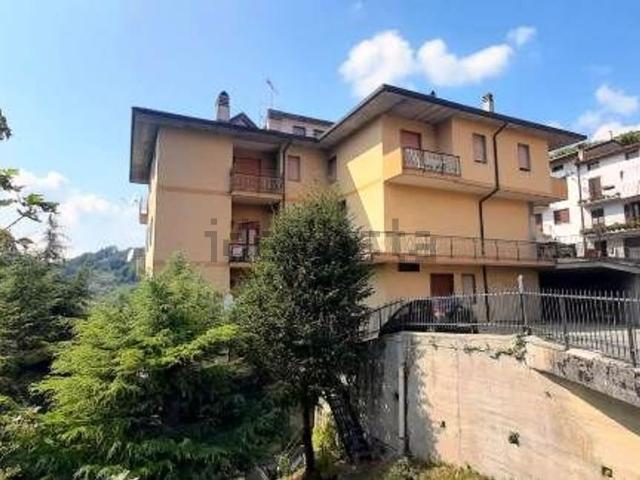Appartamento in vendita a Comunità Montana della Valle Brembana, Dossena