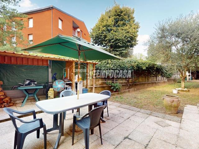 Appartamento in vendita a Besana In Brianza, Lombardia