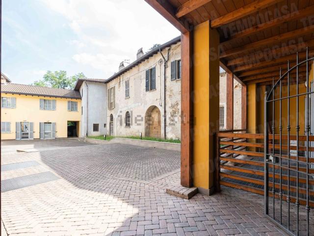 Appartamento in vendita a Rogeno, Lombardia