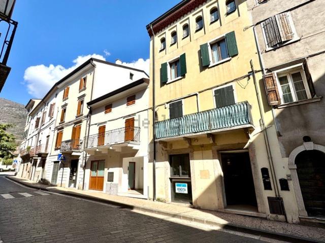 Appartamento in vendita a Rubiana, Caprino Veronese