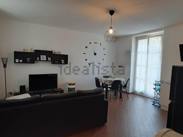 Appartamento in vendita a Giussano, Lombardia