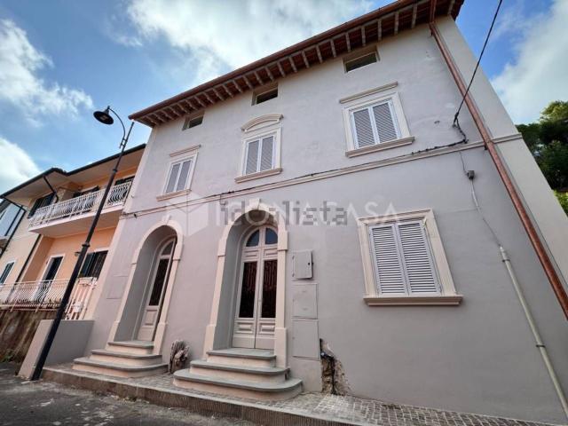 Appartamento in vendita a Montenero Alto, Livorno