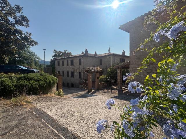 Appartamento in vendita a Collelungo, Baschi