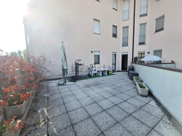 Appartamento in vendita a La Flora, Legnano