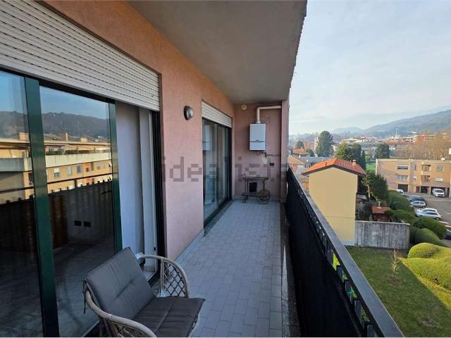 Appartamento in vendita a Como, Lombardia