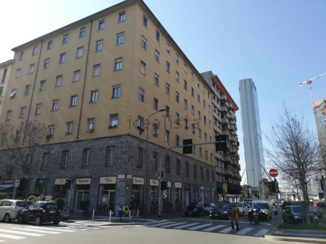Appartamento in vendita a Municipio 8 di Milano, Milano