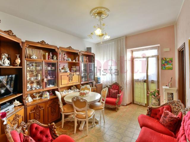 Appartamento in vendita a Carugo, Lombardia