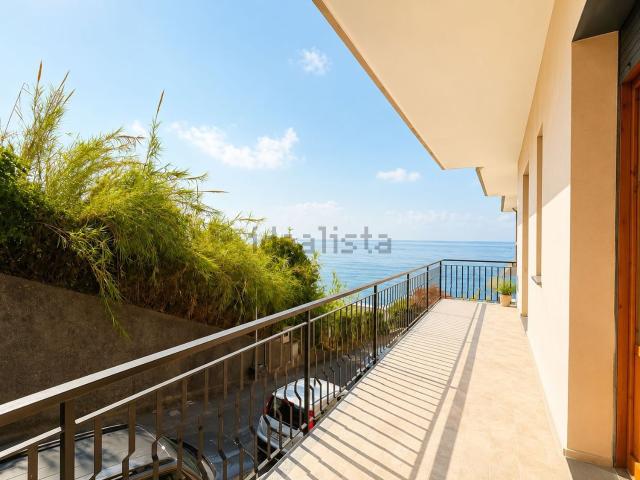 Appartamento in vendita a Cogoleto, Liguria