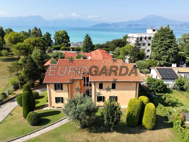 Appartamento in vendita a Peschiera Del Garda, Veneto