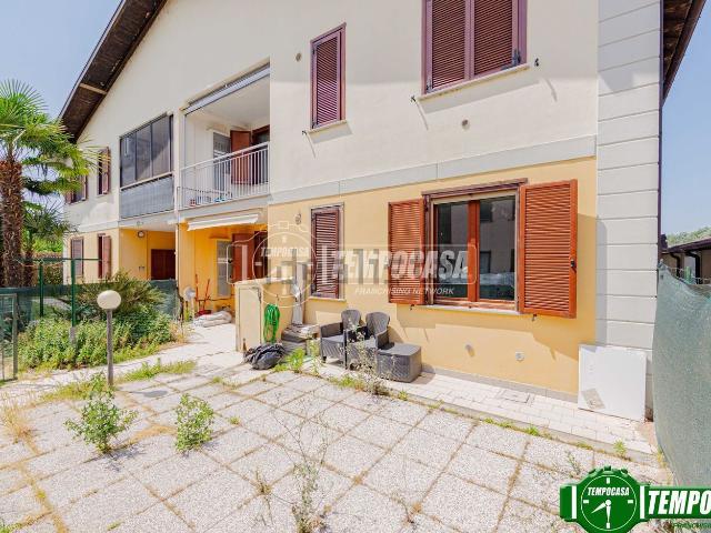 Appartamento in vendita a Roncaro, Lombardia