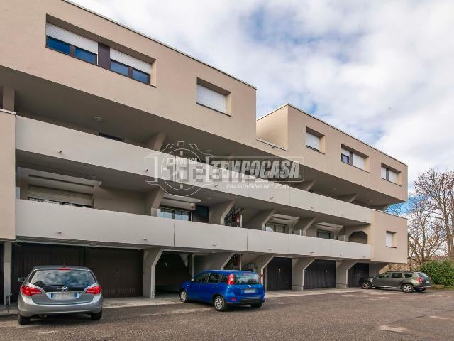 Appartamento in vendita a Prestino, Como