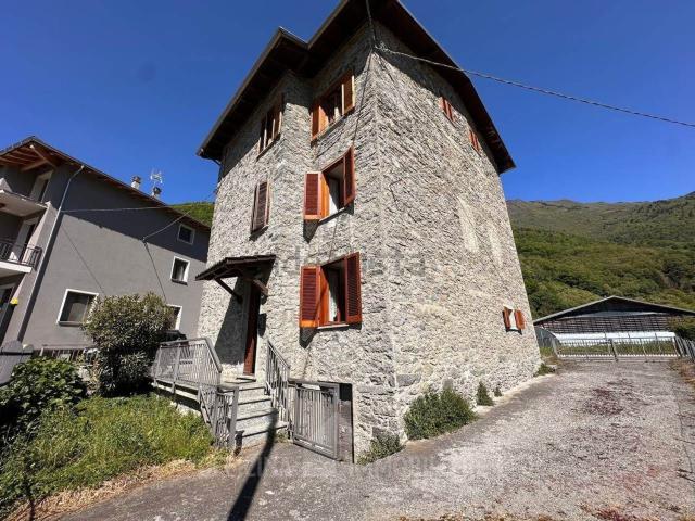Appartamento in vendita a Ardenno, Lombardia