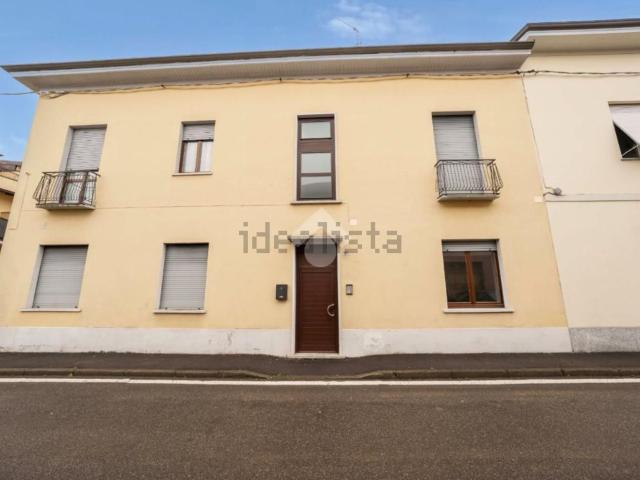 Appartamento in vendita a Giussano, Lombardia