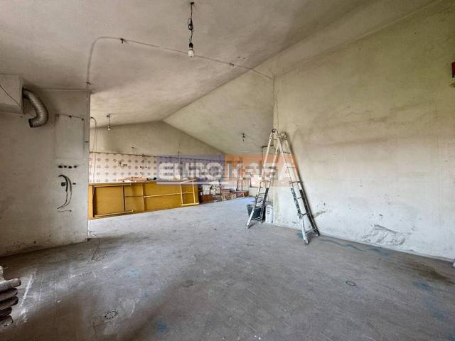 Appartamento in vendita a Boltiere, Lombardia