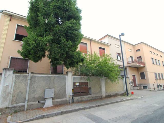 Appartamento in vendita a Varedo, Monza e della Brianza