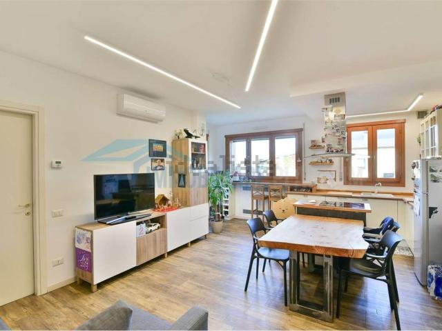 Appartamento in vendita a Biassono, Lombardia