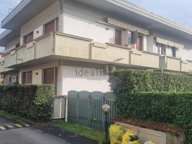 Appartamento in vendita a Poggi, Marina Di Massa