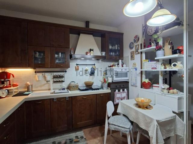 Appartamento in vendita a Collesalvetti, Toscana