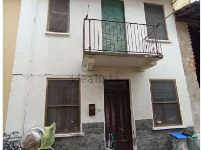 Appartamento in vendita a Cerano, Novara