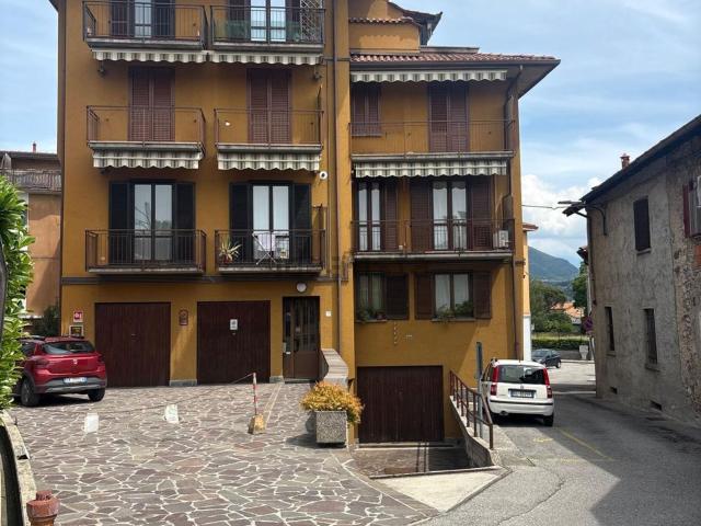 Appartamento in vendita a Buccinigo, Erba