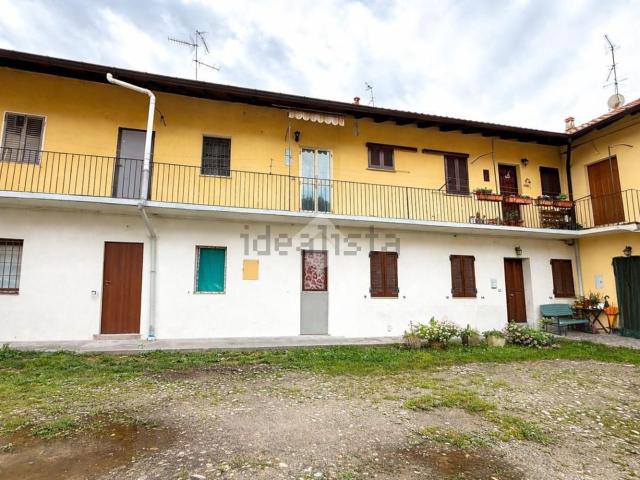 Appartamento in vendita a Usmate Velate, Lombardia