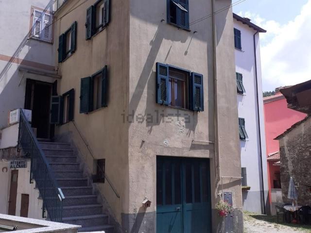 Appartamento in vendita a Montebruno, Liguria