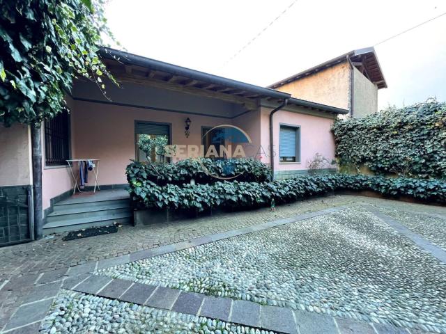 Appartamento in vendita a Albino, Lombardia