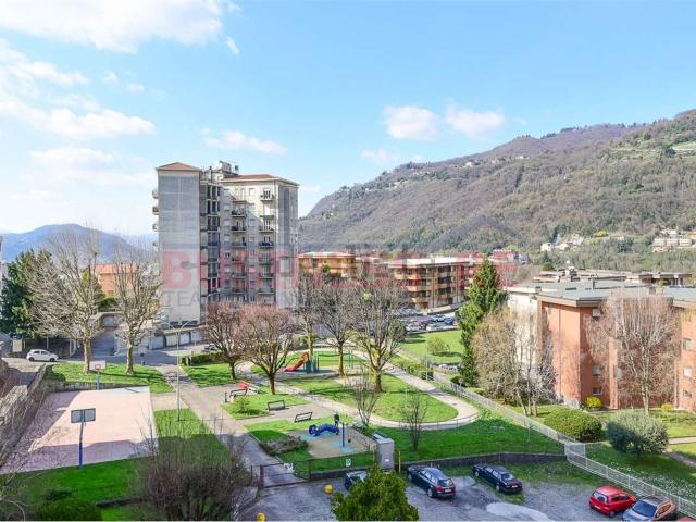 Appartamento in vendita a Lipomo, Lombardia