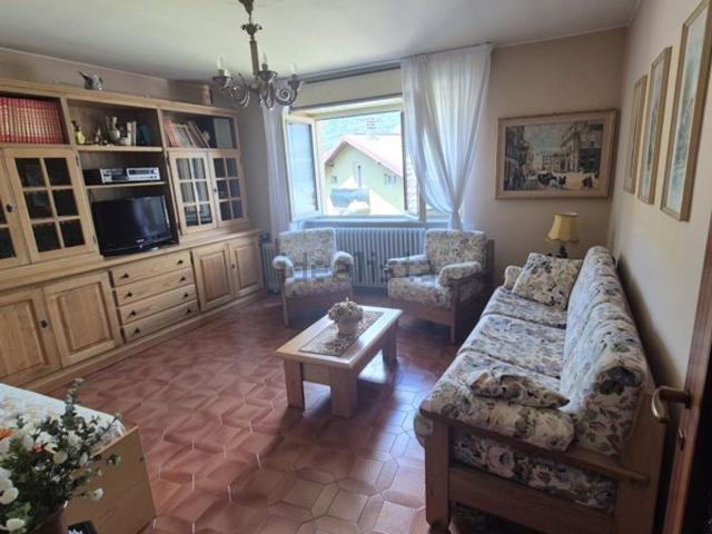 Appartamento in vendita a Talamona, Lombardia