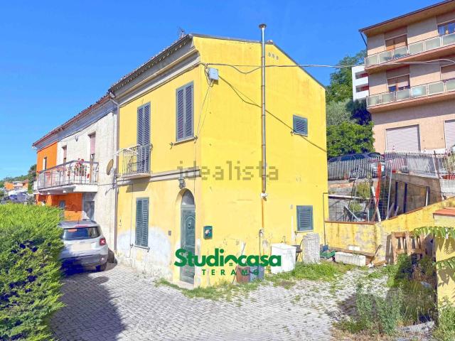 Appartamento in vendita a Gammarana, Teramo
