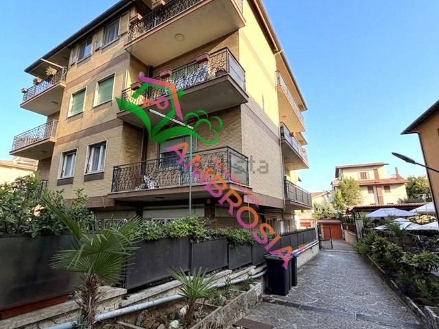 Appartamento in vendita a Grottaferrata, Roma Capitale