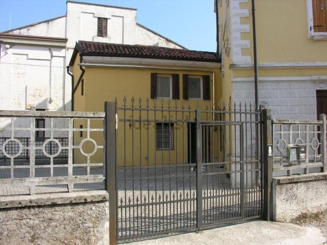 Appartamento in vendita a Ferrovieri, Vicenza