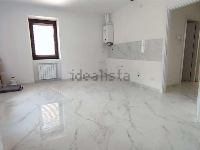 Appartamento in vendita a Carugo, Lombardia