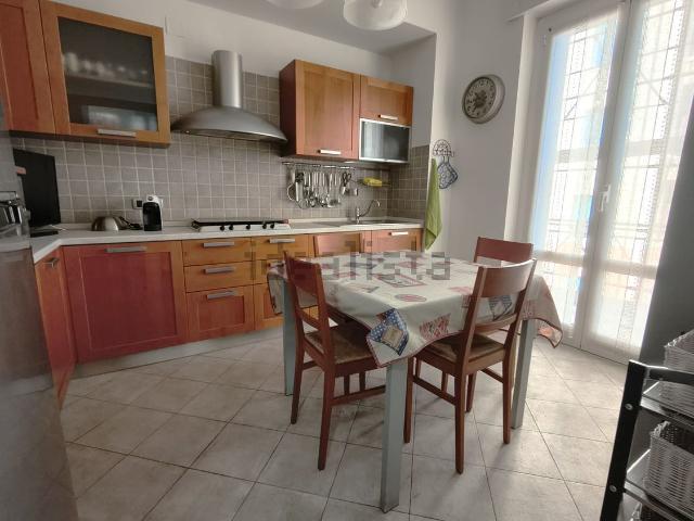 Appartamento in vendita a Medio Levante, Serra Riccò