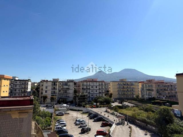 Appartamento in vendita a Portici, Campania