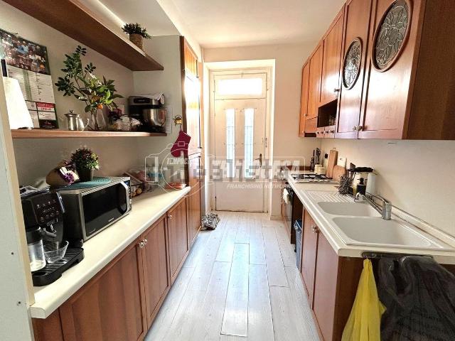 Appartamento in vendita a Maccio, Villa Guardia